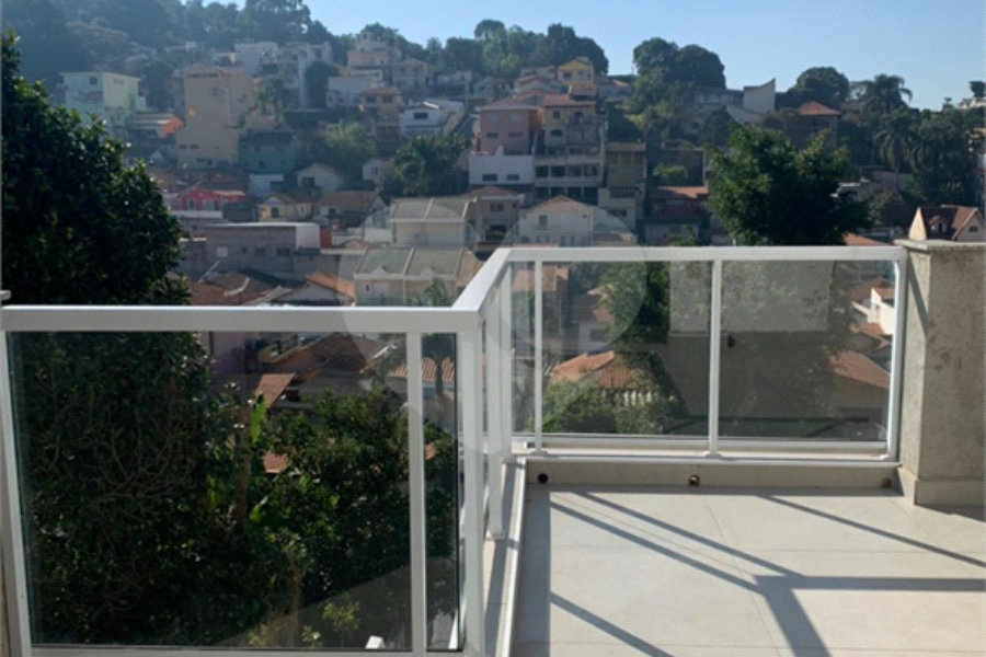 Sobrado à venda com 3 quartos, sendo 1 suíte, em Vila Irmãos Arnoni, São Paulo, SP