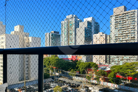 Apartamento à venda com 3 quartos, sendo 1 suíte, em Santo Amaro, São Paulo, SP
