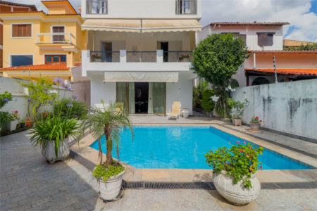 Casa à venda com 4 quartos, sendo 3 suítes,  em Vila Sônia, São Paulo, SP