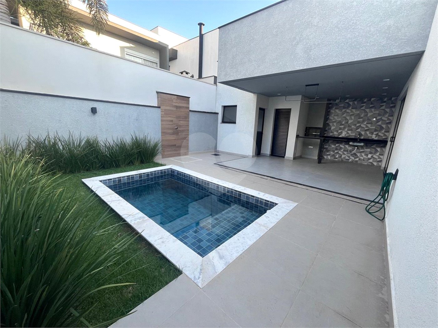 Casa à venda com 3 suítes no condomínio Sun Lake, Sorocaba - SP