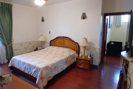 Sobrado à venda com 4 quartos, sendo 2 suítes,  em Jardim Leonor, São Paulo, SP