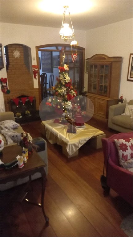 Casa à venda ou para alugar com 5 quartos, sendo 1 suíte,  em Vila Oliveira, Mogi das Cruzes, SP