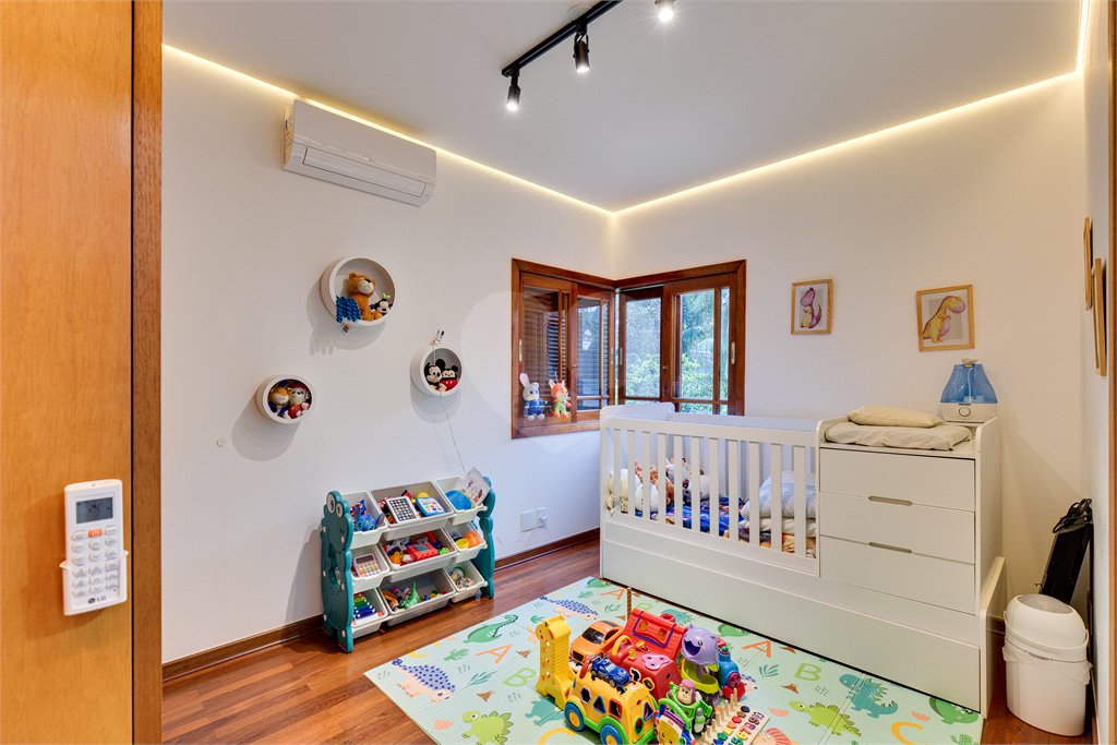 Casa à venda com 4 suítes em Chácara Monte Alegre, São Paulo, SP