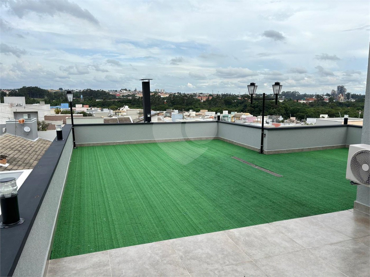 Casa à venda com 4 suítes no condomínio Residencial Costa das Areias, Salto - SP