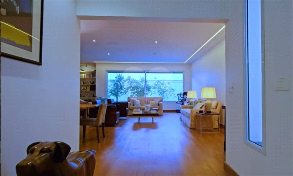 Casa à venda com 4 quartos, sendo 1 suíte, em Jardim Europa, São Paulo, SP