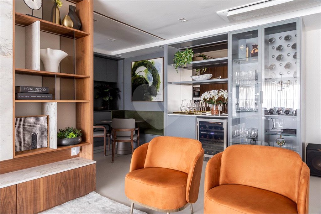 Apartamento à venda com 4 quartos, sendo 2 suítes,  em Vila Mariana, São Paulo, SP