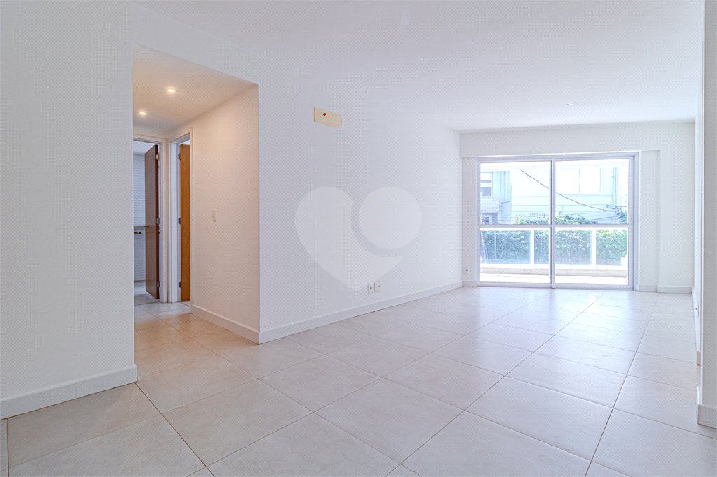 Apartamento à venda com 3 quartos, sendo 1 suíte, em Lagoa, Rio de Janeiro, RJ