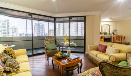 Duplex à venda com 4 quartos, sendo 3 suítes, em Campo Belo, São Paulo, SP