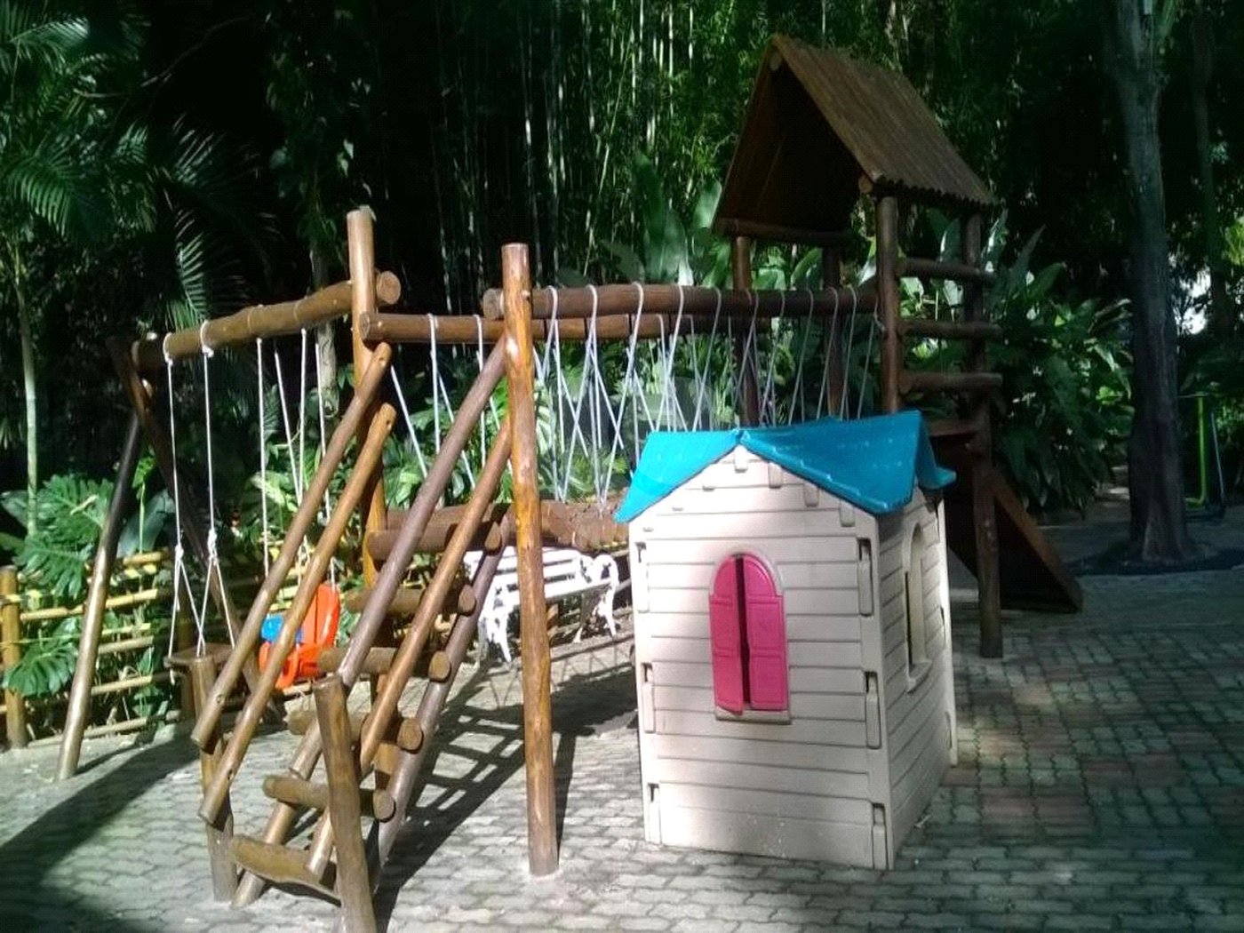 Casa à venda com 3 quartos, sendo 2 suítes, em Jardim Olympia, São Paulo, SP