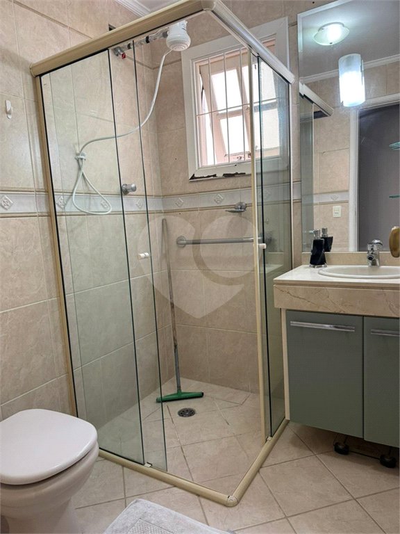 Casa à venda com 3 quartos, sendo 1 suíte, no condomínio Villagio Staluccia, São Paulo - SP