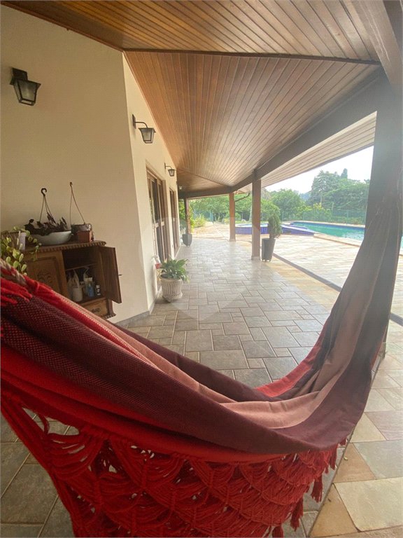 Casa à venda com 4 suítes no condomínio Vale da Santa Fé, Vinhedo - SP