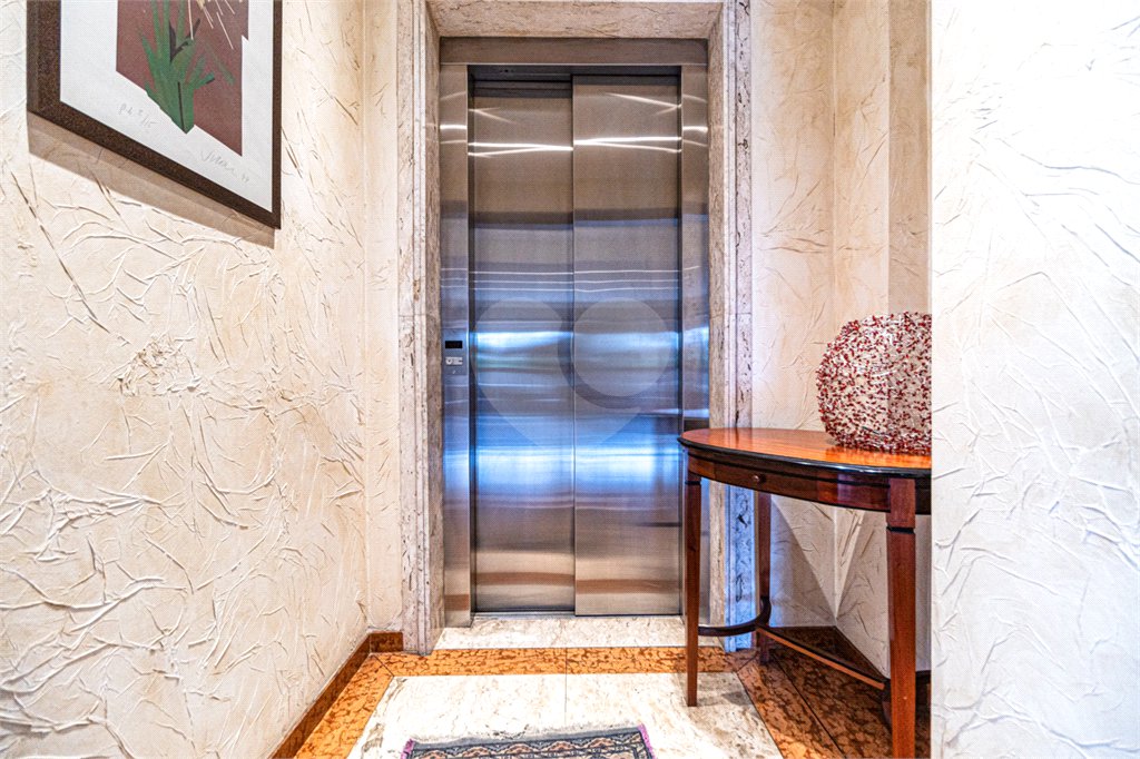 Apartamento à venda com 4 quartos, sendo 3 suítes,  em Perdizes, São Paulo, SP