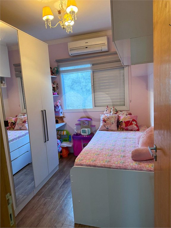 Casa à venda com 3 quartos, sendo 1 suíte, no condomínio Praça Leão, São Paulo - SP