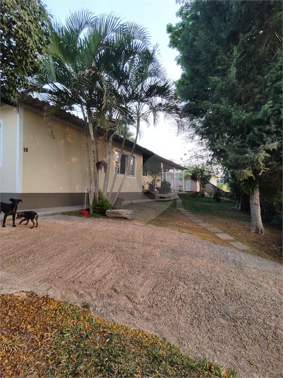 Chácara à venda com 4 quartos, sendo 1 suíte, em Vila Santa Helena, Atibaia, SP