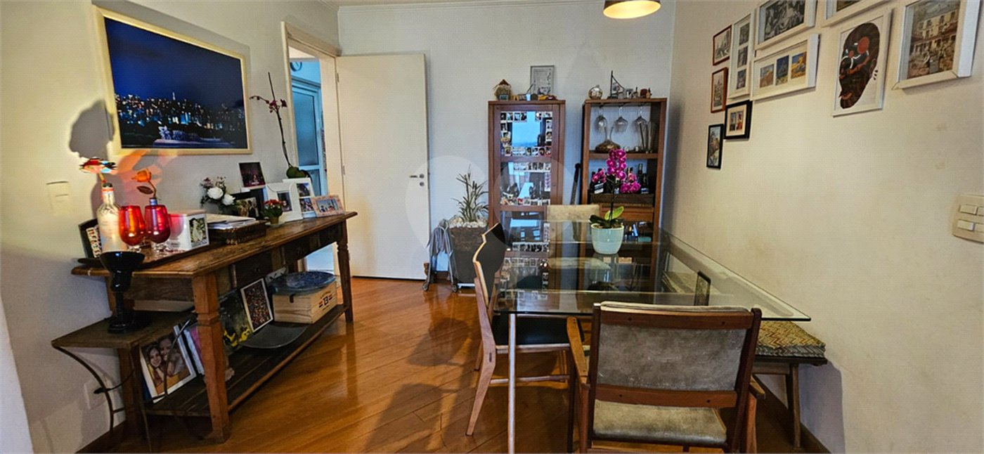 Apartamento à venda com 3 quartos, sendo 2 suítes, em Pinheiros, São Paulo, SP