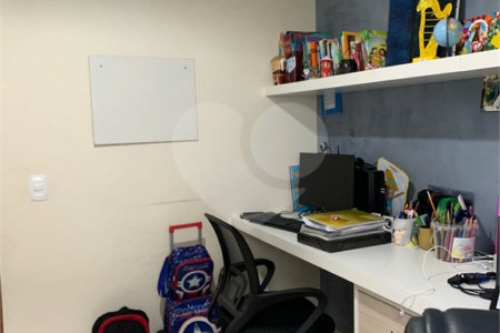 Casa à venda com 3 quartos, sendo 1 suíte, no condomínio Residencial Ponderosa, São Roque - SP