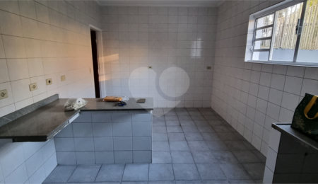 Casa à venda com 3 quartos, sendo 1 suíte,  em Jardim Rosa Maria, São Paulo, SP