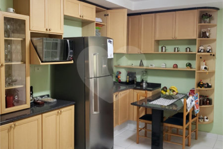 Casa à venda com 6 quartos, sendo 3 suítes, em Alto Ipiranga, Mogi das Cruzes, SP