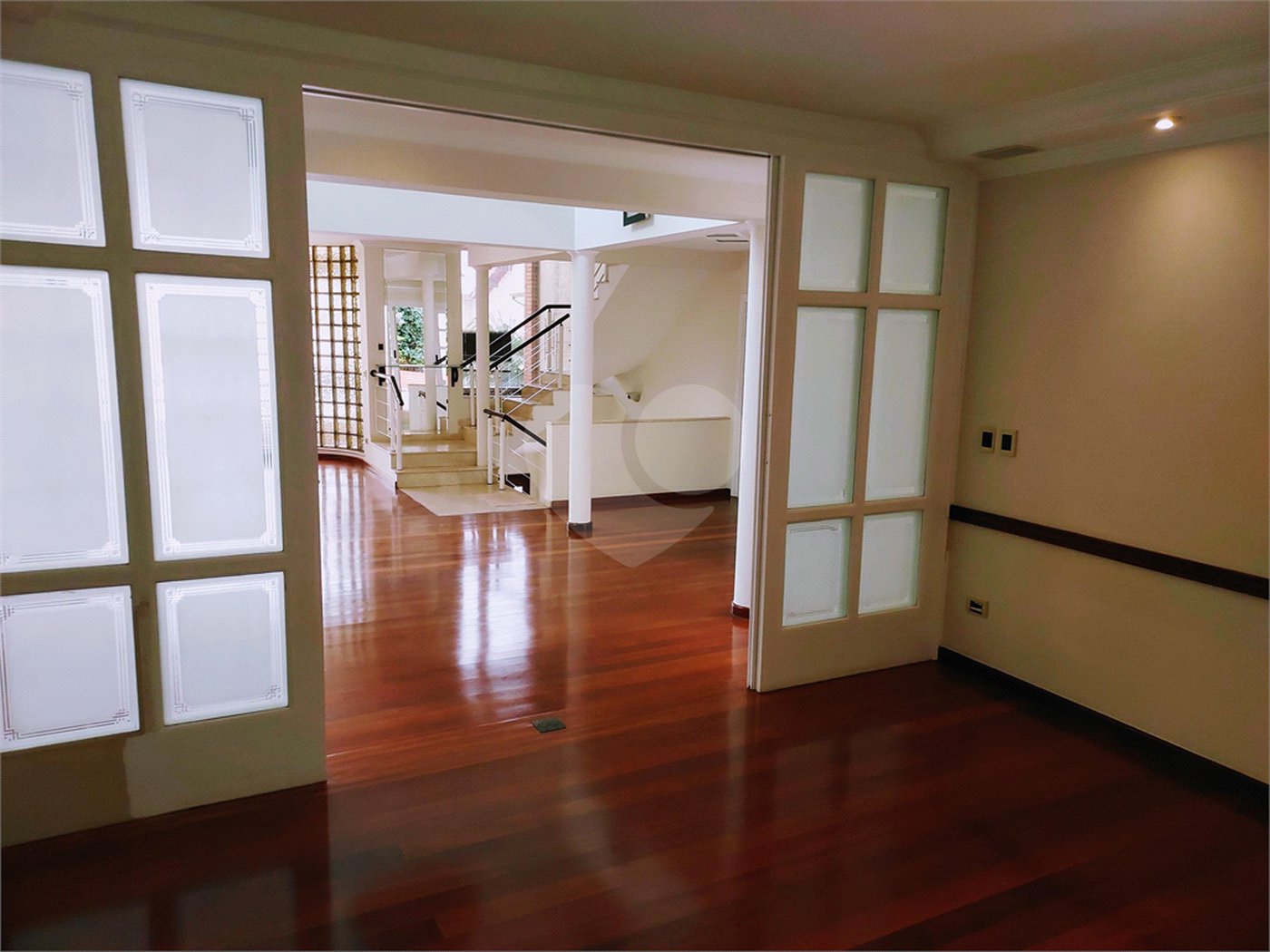 Casa à venda com 3 suítes no condomínio Chácara Francesa, São Paulo - SP
