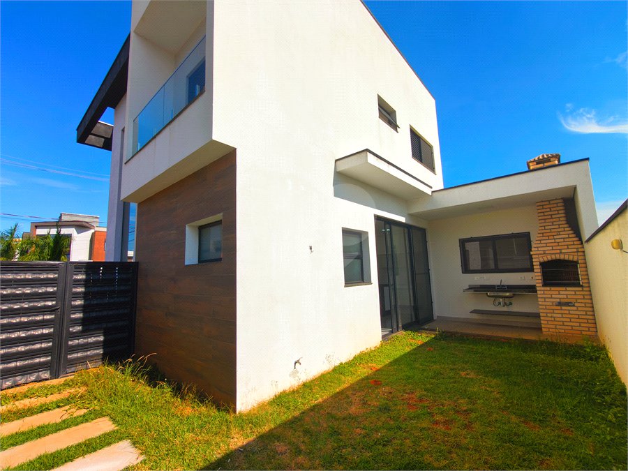 Casa à venda com 3 quartos, sendo 1 suíte, no condomínio Terras de São Francisco, Sorocaba - SP