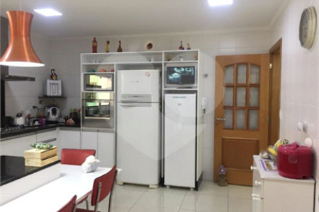 Casa à venda com 4 quartos, sendo 2 suítes,  em Vila Monumento, São Paulo, SP