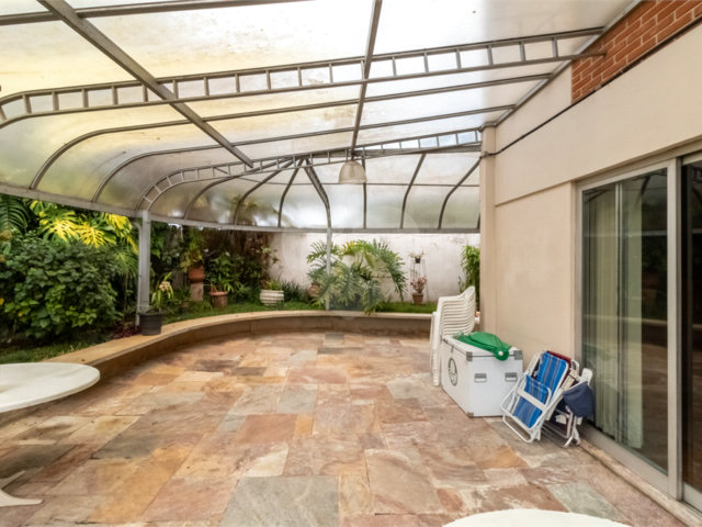 Casa à venda com 4 quartos, sendo 1 suíte,  em Jardim Marajoara, São Paulo, SP