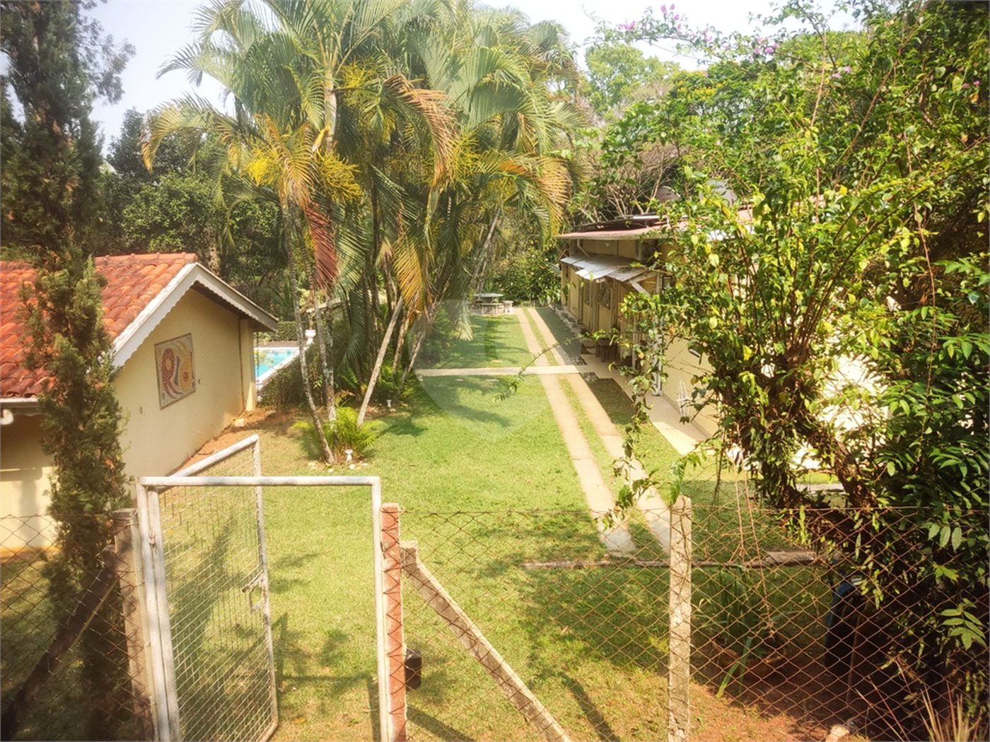 Chácara à venda ou para alugar com 3 quartos, sendo 1 suíte, em Chácaras Polozzi, Louveira, SP