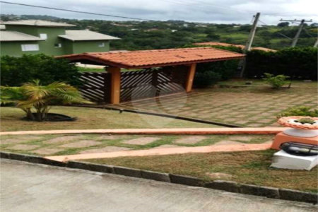 Casa à venda com 3 quartos, sendo 1 suíte, no condomínio Outeiro das Flores 2, Itupeva - SP