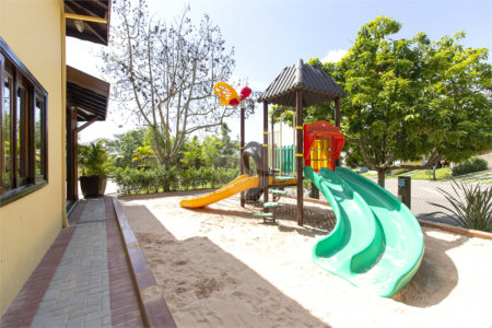 Casa à venda com 3 quartos, sendo 1 suíte, no condomínio Residencial Grape Village, Vinhedo - SP