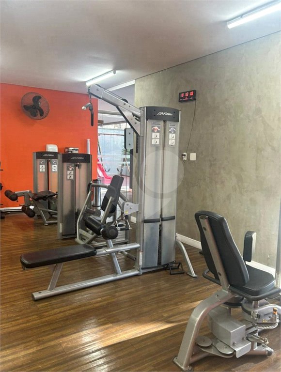 Apartamento 2 quartos, sendo 1suíte. 2 banheiros. Cozinha americana. Living com 2 ambientes com varanda gourmet,