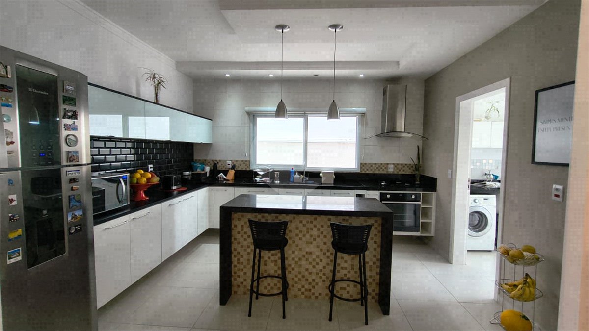 Casa à venda com 3 suítes no condomínio Reserva da Mata, Vinhedo - SP