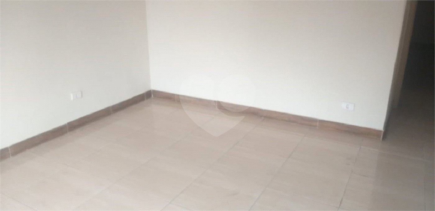 Sobrado à venda com 2 quartos em Sumarezinho, São Paulo, SP