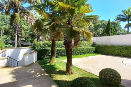 Sobrado à venda ou para alugar com 7 quartos, sendo 4 suítes, em Cidade Jardim, São Paulo, SP