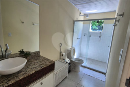 Casa à venda com 6 quartos, sendo 4 suítes, em Ferradura, Armação dos Búzios, RJ