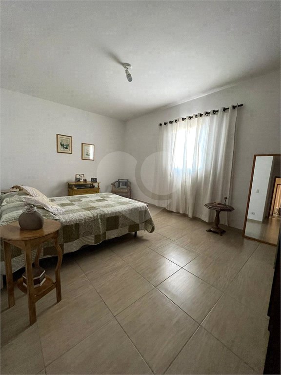 Sobrado à venda com 4 quartos, sendo 2 suítes,  em Nova Cerejeira, Atibaia, SP