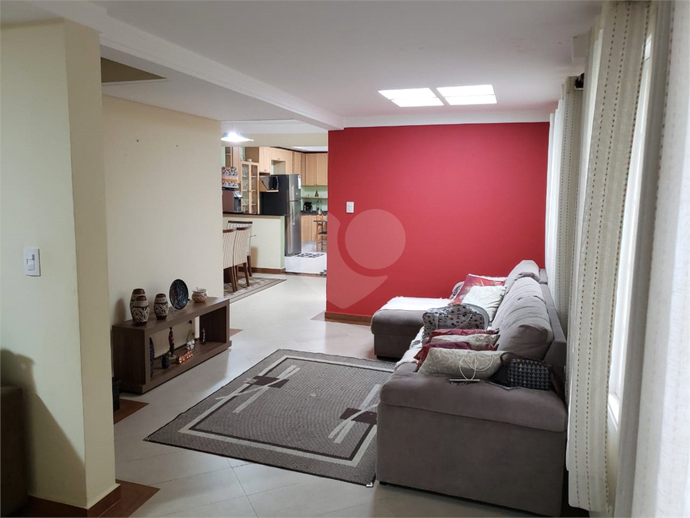 Casa à venda com 6 quartos, sendo 3 suítes, em Alto Ipiranga, Mogi das Cruzes, SP