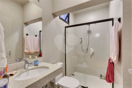 Casa de Vila à venda com 5 quartos, sendo 3 suítes, em Jardim Hípico, São Paulo, SP
