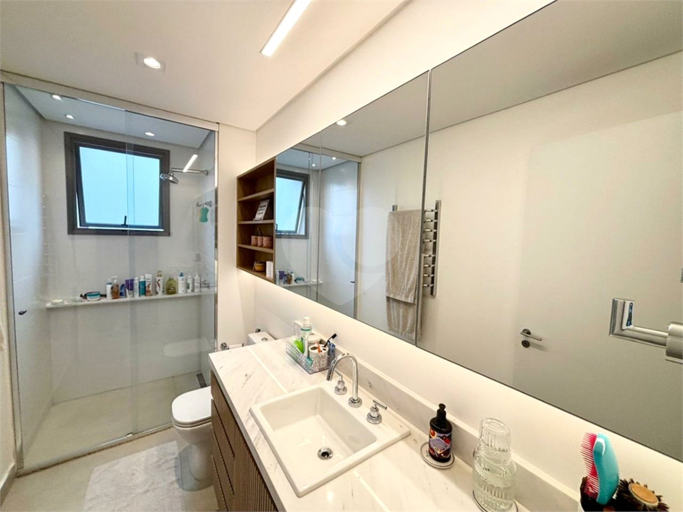 Apartamento à venda com 3 suítes em Moema, São Paulo, SP