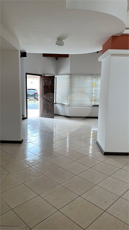 Casa para alugar com 3 suítes no condomínio Jardim Siriema, Atibaia - SP