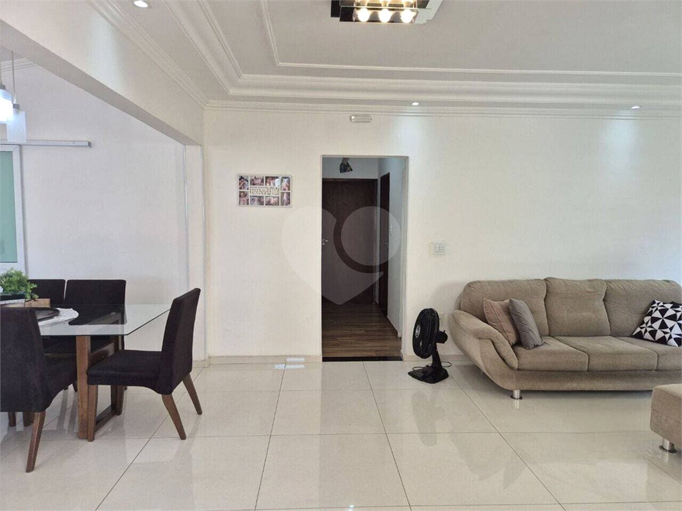 Casa à venda com 3 quartos, sendo 1 suíte,  em Vila Augusta, Sorocaba, SP
