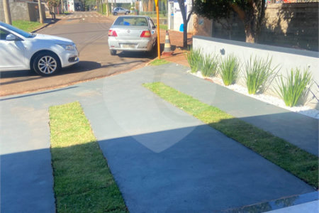 Casa à venda com 3 quartos, sendo 1 suíte, no condomínio Residencial Alto da Boa Vista, Araraquara - SP