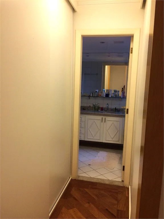 Apartamento à venda com 3 suítes em Vila Suzana, São Paulo, SP