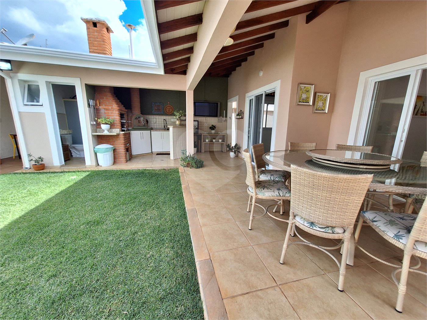 Casa à venda com 3 suítes no condomínio Residencial Villa Di Treviso, Vinhedo - SP
