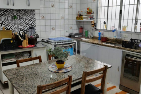 Casa à venda com 4 quartos, sendo 1 suíte, em Vila Mazzei, São Paulo, SP