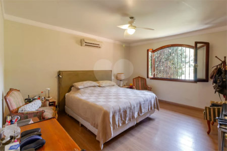 Casa à venda com 4 quartos, sendo 3 suítes,  em Jardim Guedala, São Paulo, SP