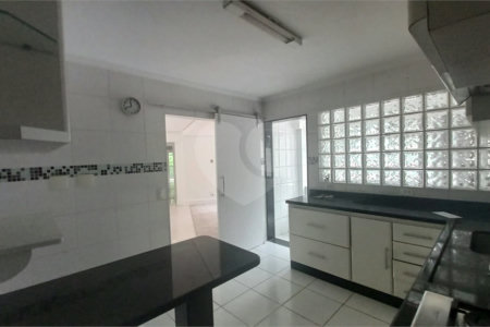 Apartamento à venda com 3 quartos, sendo 1 suíte,  em Vila Andrade, São Paulo, SP
