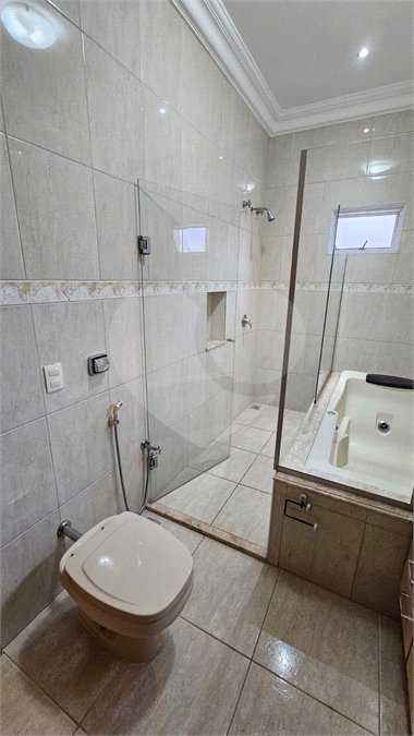 Casa para alugar com 4 quartos, sendo 2 suítes, no condomínio Portal de Itaici, Indaiatuba - SP