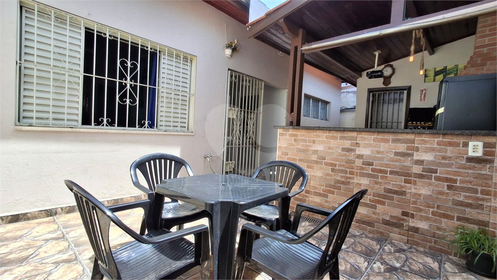 Casa à venda com 2 quartos, sendo 1 suíte, em Vila Assis, Sorocaba, SP