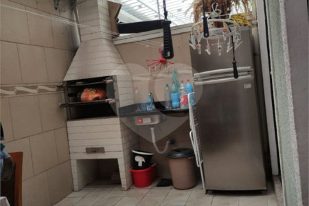 Casa à venda com 3 quartos, sendo 1 suíte,  no condomínio Liberty Village, São Paulo - SP