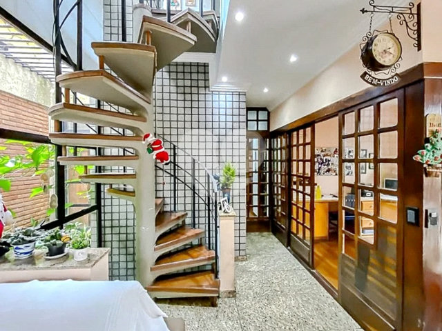 Sobrado à venda com 4 quartos, sendo 1 suíte,  em Tatuapé, São Paulo, SP